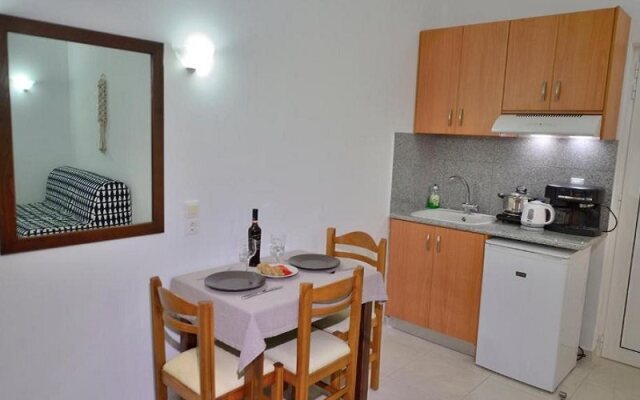 Reina Apartments