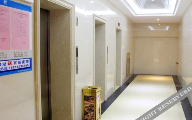 Jingda Hotel (Shenzhen Huangbeiling Subway Station)