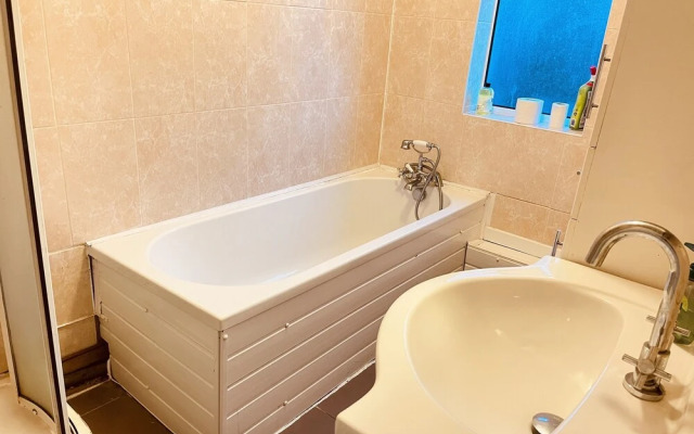Inviting 3 bed House in Birmingham Birmingham