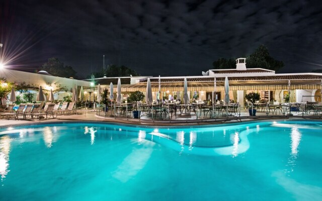 Four Seasons Country Club