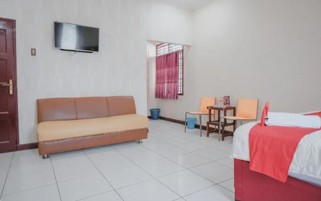 RedDoorz Plus near Maimun Palace 2 Medan