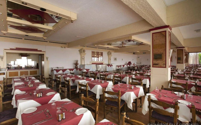 Grecian Sands Hotel
