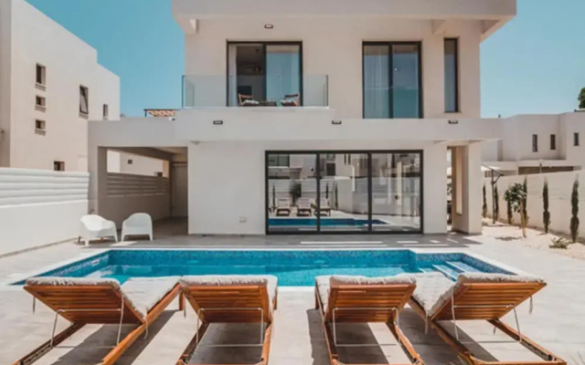 66 PER - Stay Villa Palm