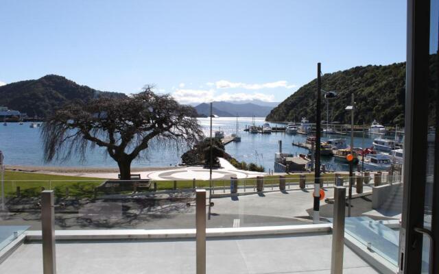 Oxley's Waterfront Luxury Apartment