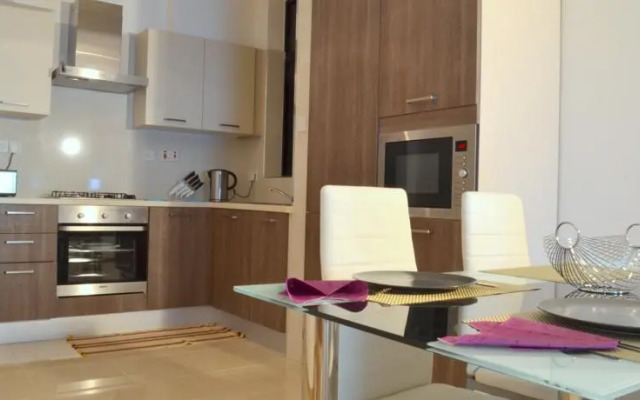 Spinola Seafront Apartment