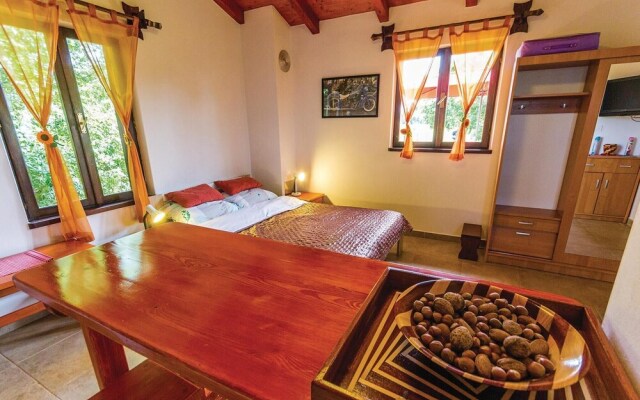 Awesome Home in Pula With