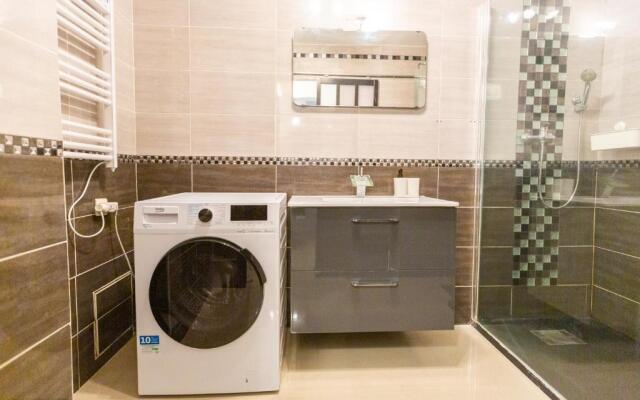 Superbe T4 renove spacieux avec stationnement libre et gratuit