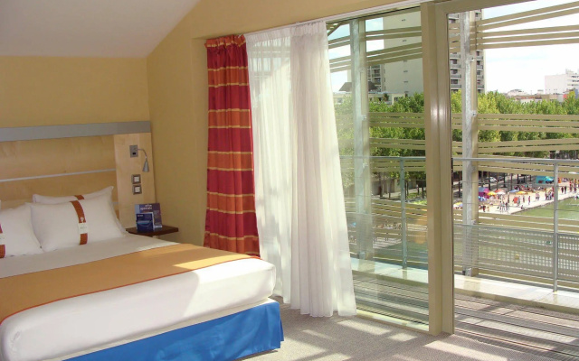 Holiday Inn Express Paris-Canal de la Villette by IHG