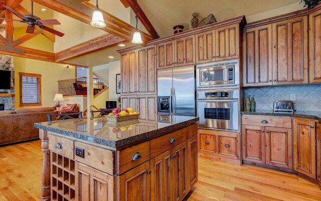 Coopers Collection 13 - Lowell Avenue Getaway