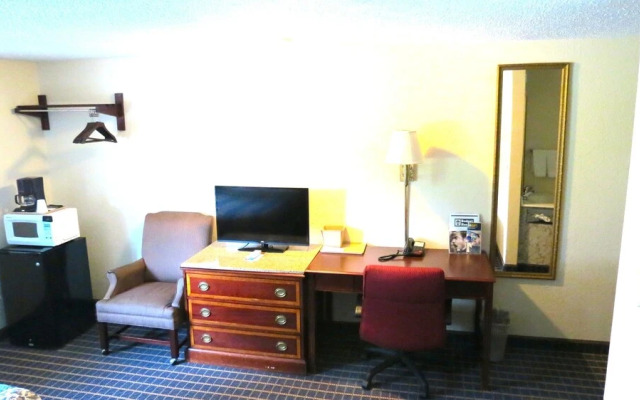 Budget Host Airport Inn