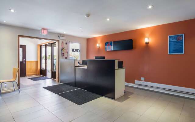 Motel 6 Sudbury, ON