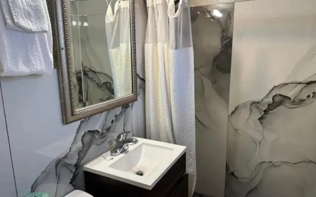 Hotel O Miami Inn & Suites Chicago Midway Airport