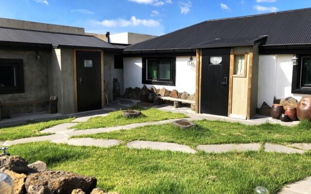 Jeju pension doldamnomo jip doldamjeom