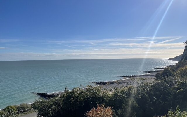 Impeccable 2-bed Apartment in Eastbourne