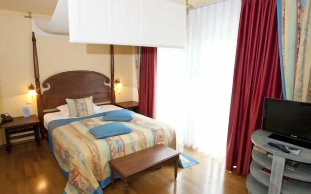 Hotel Henry