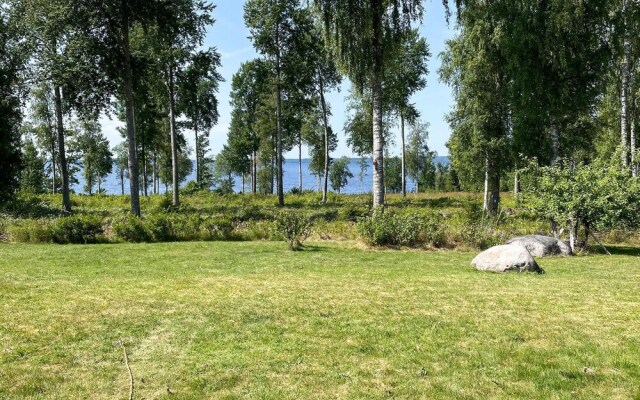 Amazing Home in Tived With Wifi and 2 Bedrooms
