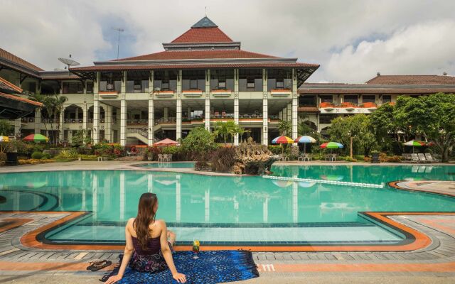 Royal Orchids Garden Hotel & Condominiums