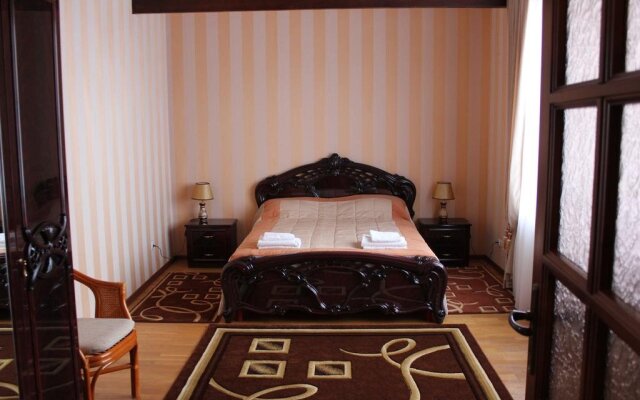 Senator Hotel