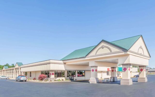 Ramada Grayling Hotel And Conference Center