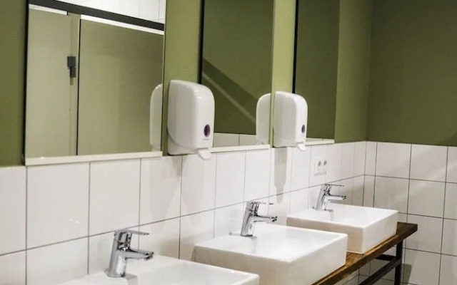 Georges Hostel & Café