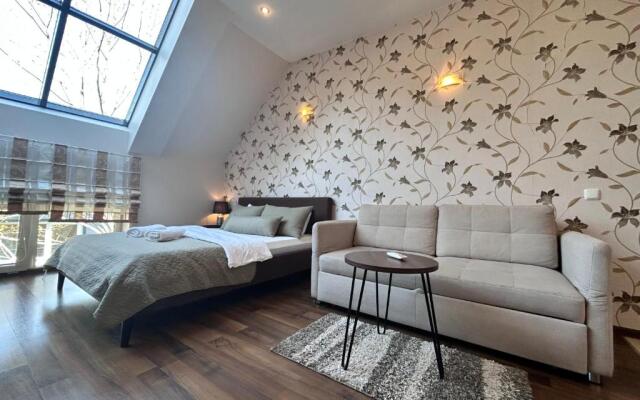 City center , studio apartment , 5 min to the sea