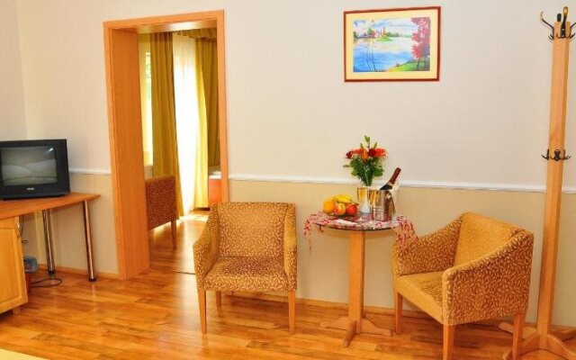 Nefelejcs Hotel