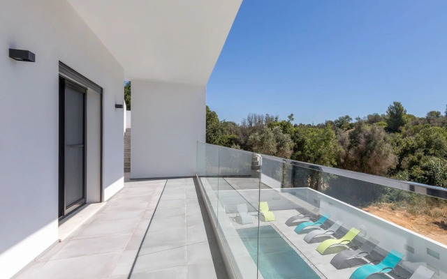 Luxury 47 - Deluxe Villa