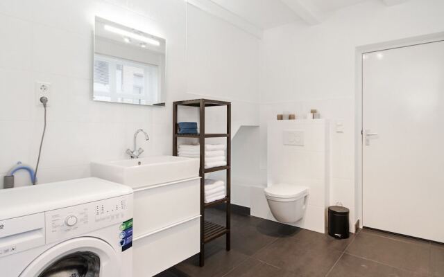 Canal Apartment Donkere Gaard