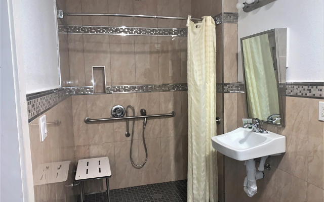 Executive Inn Hotel