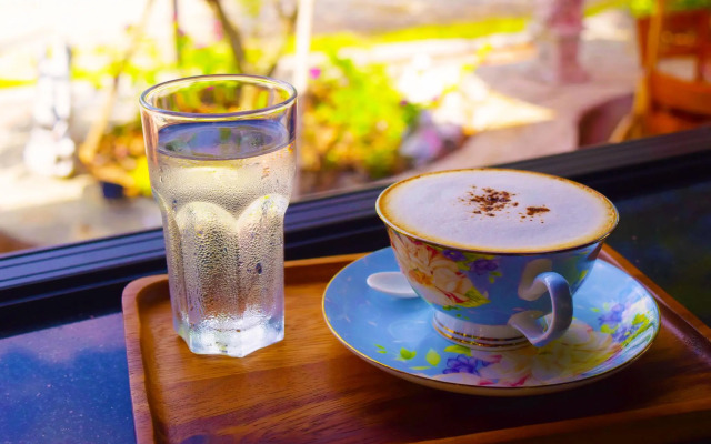 Nantharom Hotel and Restaurant