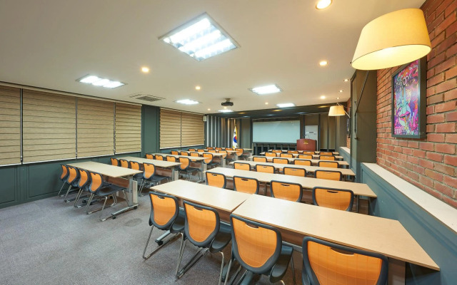Gyeongju GG Tourist Hotel