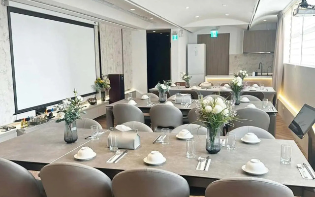 Calligraphy Greenway Hotel
