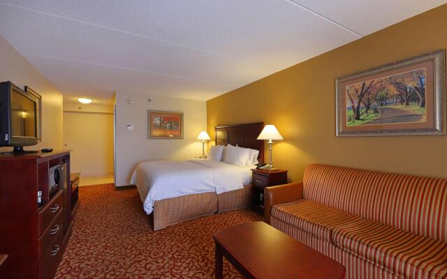 Hampton Inn & Suites Charlottesville-At the University