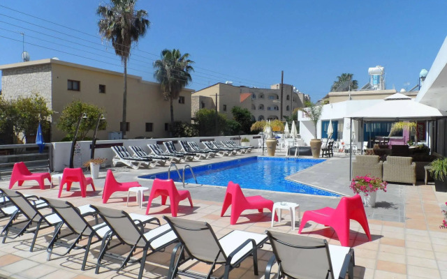 The Palms Hotel Apartments