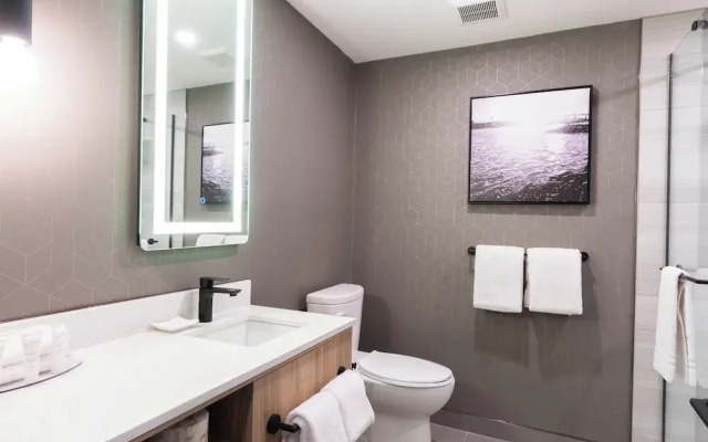 Sandman Signature Las Colinas Hotel & Suites