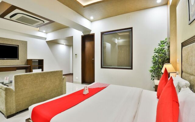 OYO 13253 The Grand Vinayak Hotel