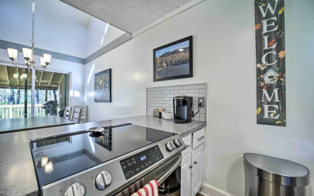 Sapphire Home w/ Grill & Pool Access