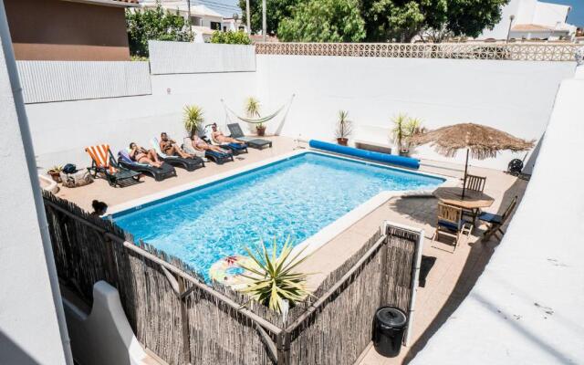 Bura Surfhouse - Hostel