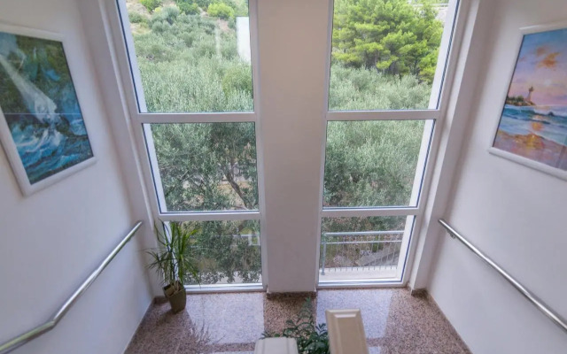 White Stone Villa 43