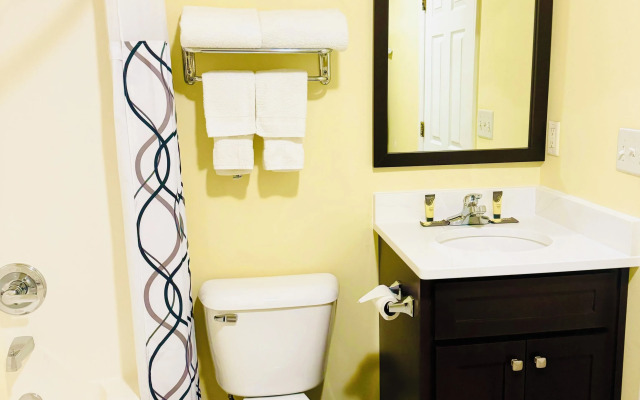 Red Roof Inn & Suites Cleveland, TN