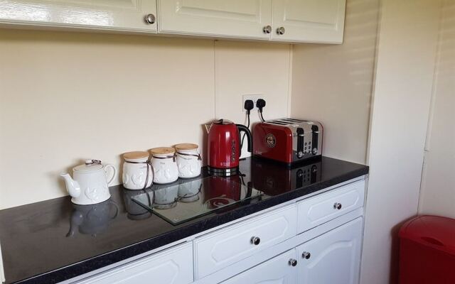 Ty Dderw Country Inn