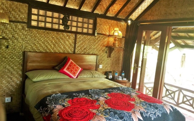 Little Bali Restaurant - Mahogany Cottage – Guest Rooms – Gili Meno