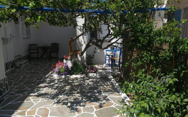 Nick's Studio 1 (With private garden)