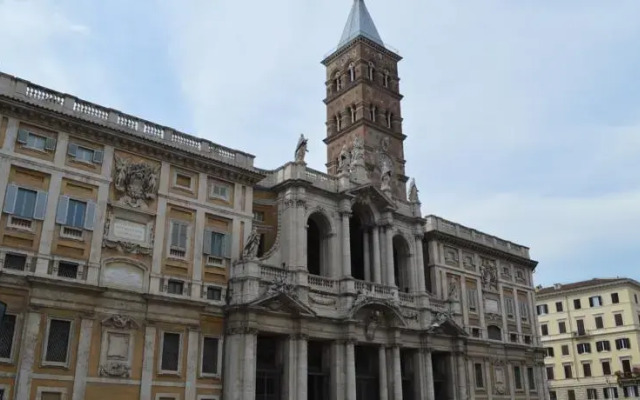 Letizia House
