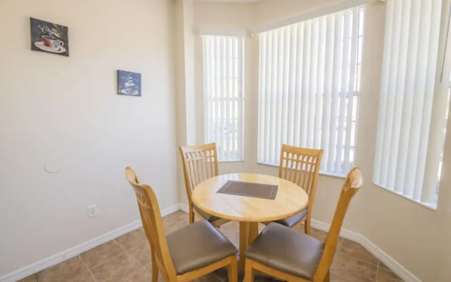 Lake View Townhome Near Disney