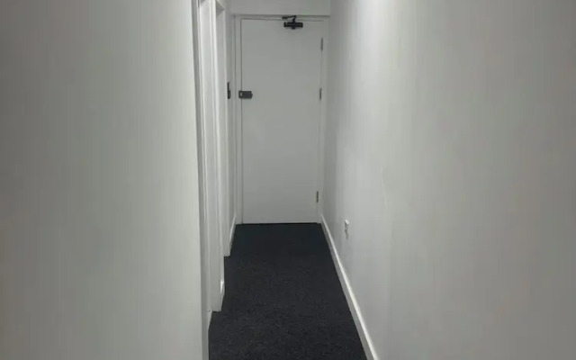 Luton Excellent 1 bed Apartment With Living Room