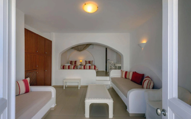 Aspalathras White Hotel