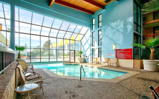 MCM Grande Hotel FunDome Odessa