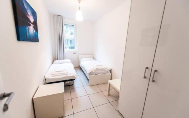 4 bedroom apartment with pool & jacuzzi