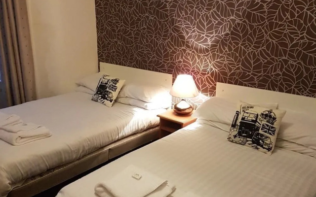 The Avari Beach Hotel